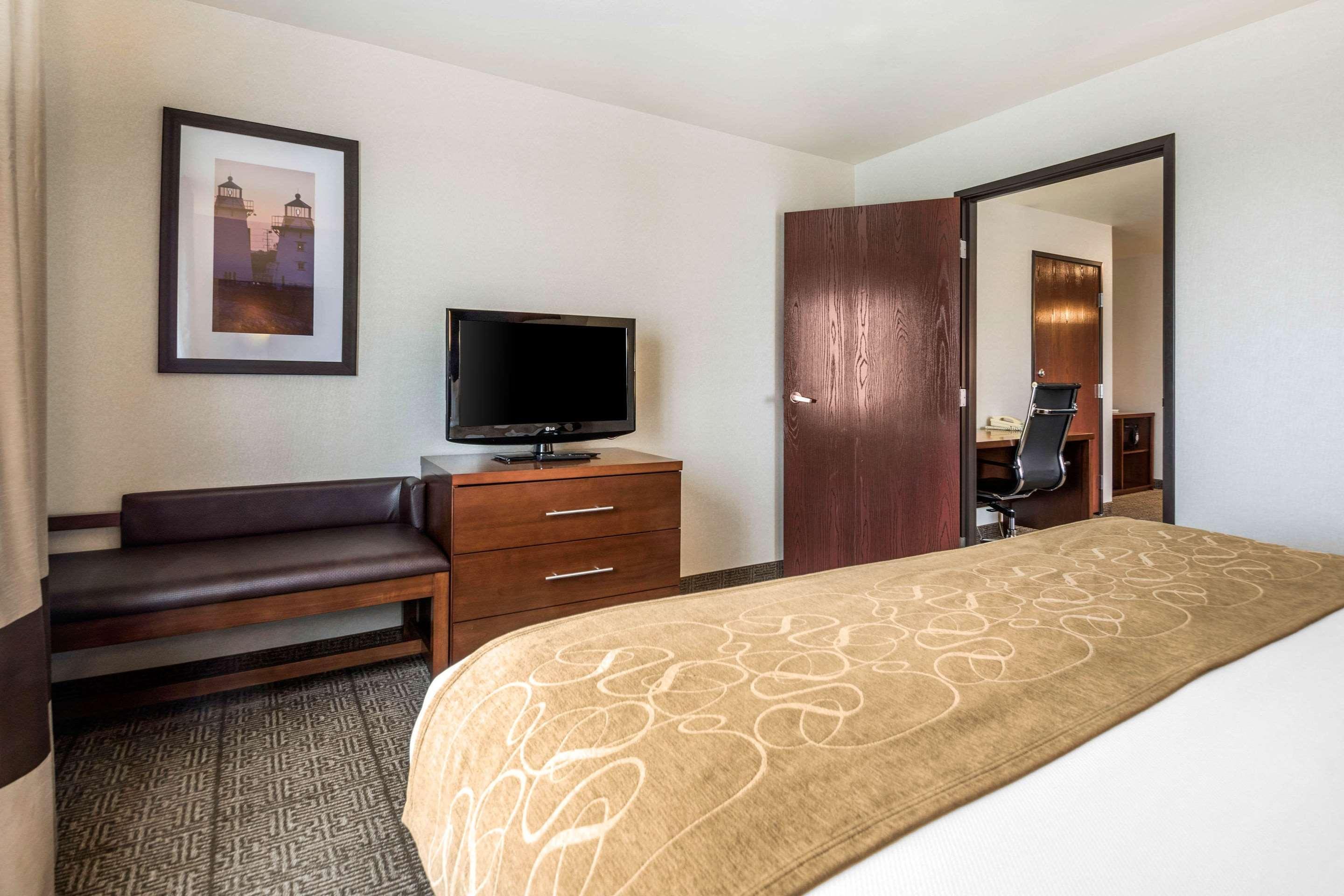 คอมฟอร์ต สวีท แอท พาร์ 4 รีสอร์ต Hotel Waupaca ภายนอก รูปภาพ