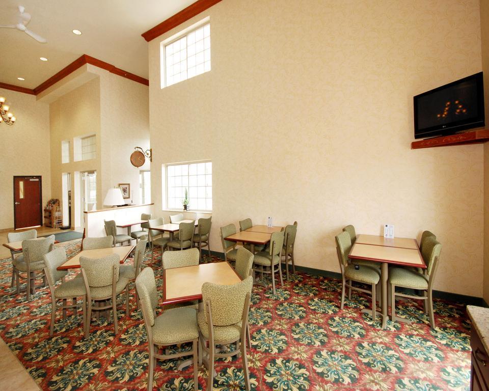 คอมฟอร์ต สวีท แอท พาร์ 4 รีสอร์ต Hotel Waupaca ภายนอก รูปภาพ