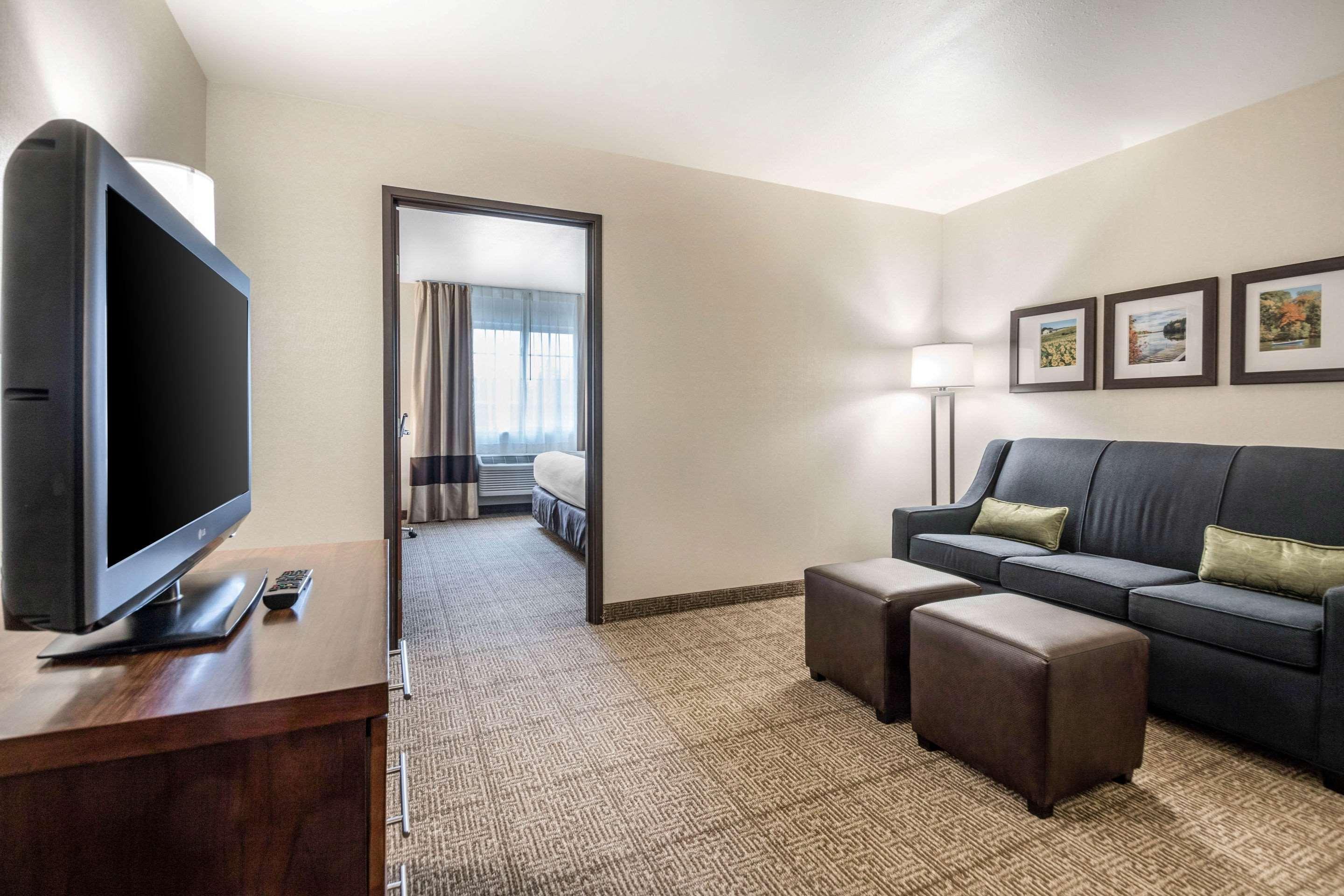 คอมฟอร์ต สวีท แอท พาร์ 4 รีสอร์ต Hotel Waupaca ภายนอก รูปภาพ