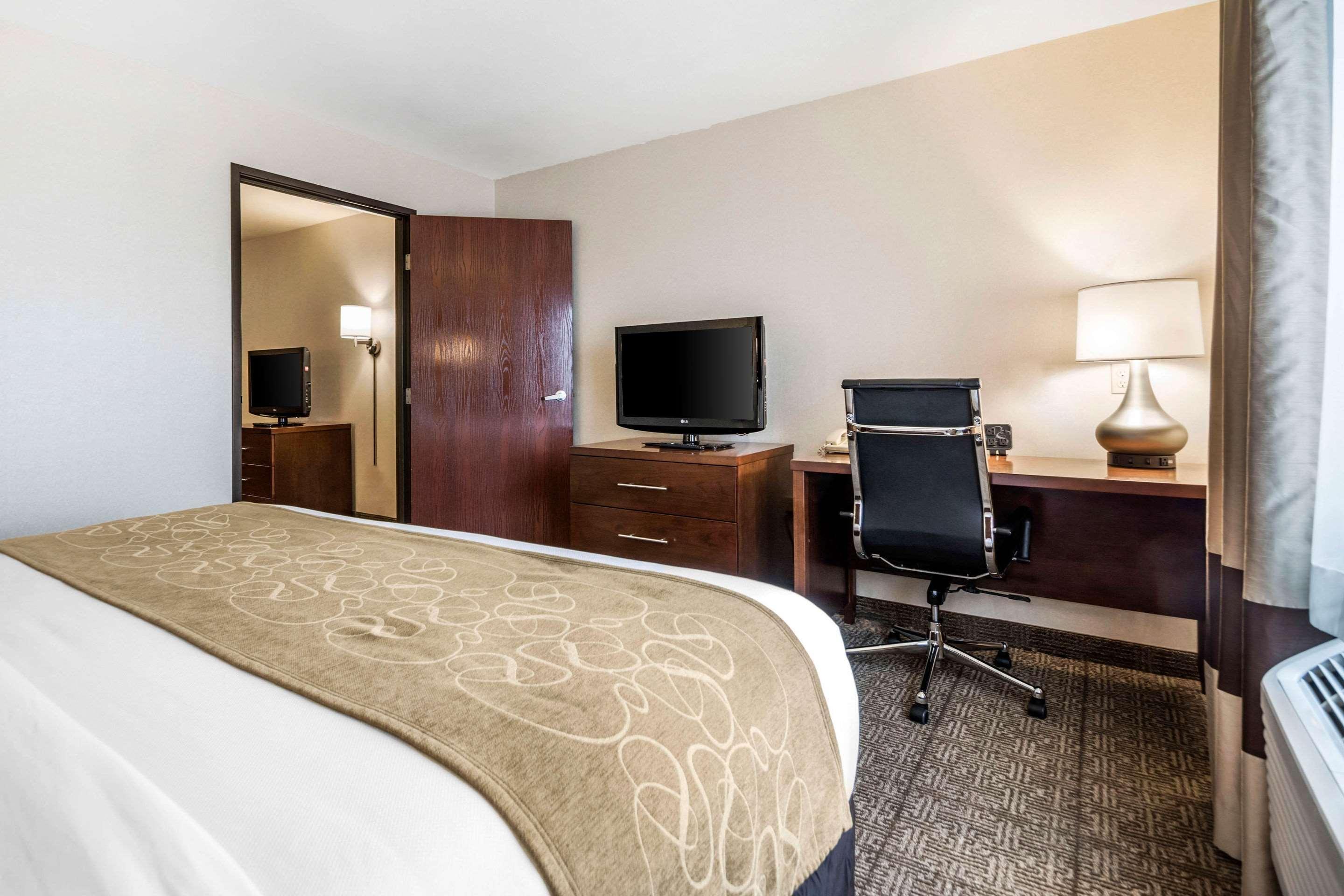 คอมฟอร์ต สวีท แอท พาร์ 4 รีสอร์ต Hotel Waupaca ภายนอก รูปภาพ