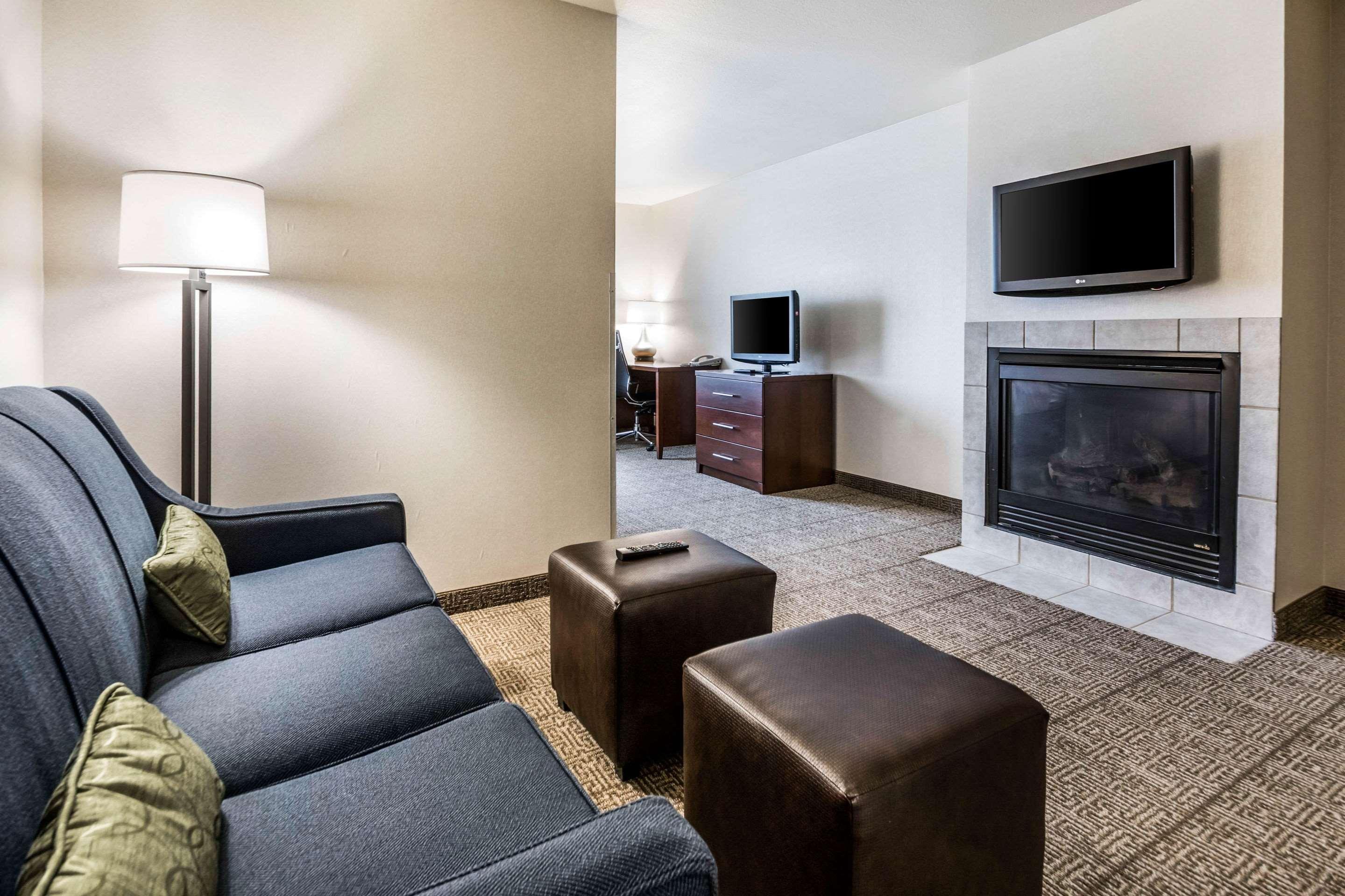 คอมฟอร์ต สวีท แอท พาร์ 4 รีสอร์ต Hotel Waupaca ภายนอก รูปภาพ